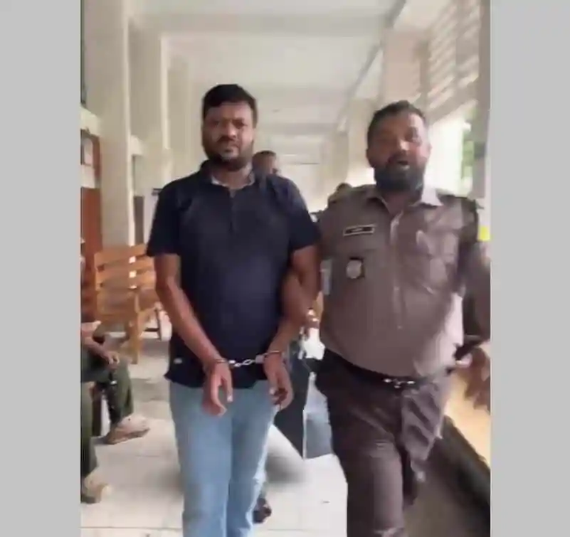 আটক যুবলীগ নেতা বিটু, বাসু হত্যা মামলার আসামি, পুলিশ escort. Channel i News - চ্যানেল আই নিউজ