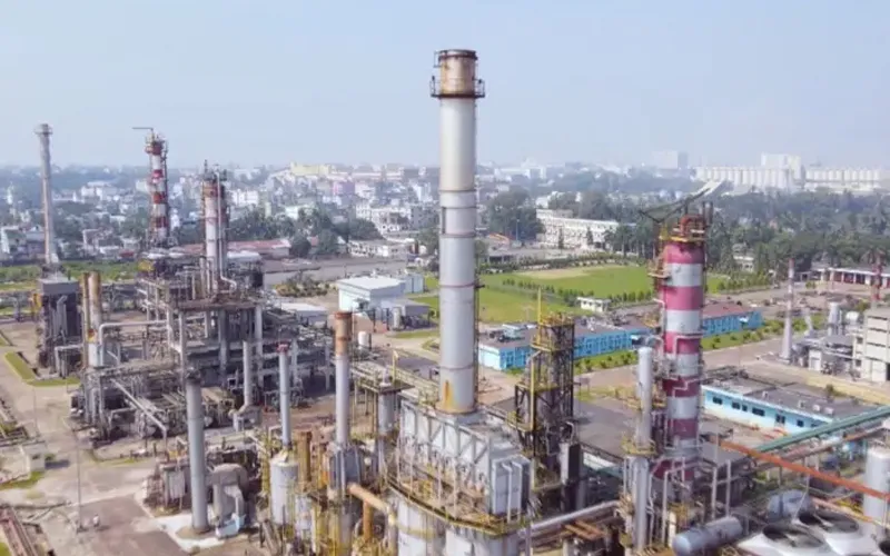 ইস্টার্ন রিফাইনারি তীব্র সংকটে, তেল শোধনাগারটির ভবিষ্যৎ কী?