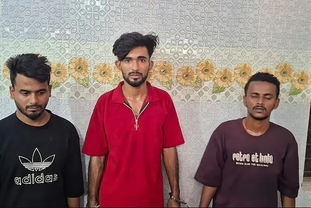 দিনদুপুরে প্রকাশ্যে কিশোর গ্যাং ‘এলেক্স গ্রুপে’র প্রধানকে কুপিয়ে হত্যা