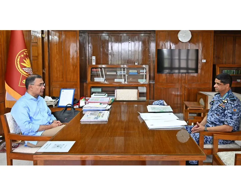 প্রধানমন্ত্রীর সঙ্গে বিমান বাহিনী প্রধানের সৌজন্য সাক্ষাৎ