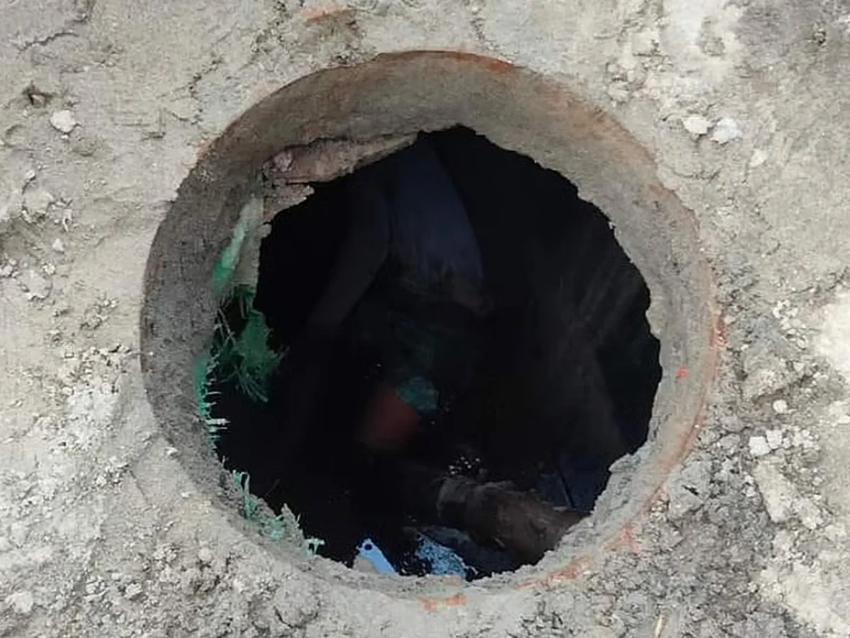রাণীশংকৈলে সেপটিক ট্যাংকে পড়ে নির্মাণ শ্রমিকের মৃত্যু