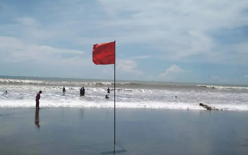 দমকা হাওয়া ও বজ্রবৃষ্টির শঙ্কা, নদীবন্দরে ১ নম্বর সতর্ক সংকেত
