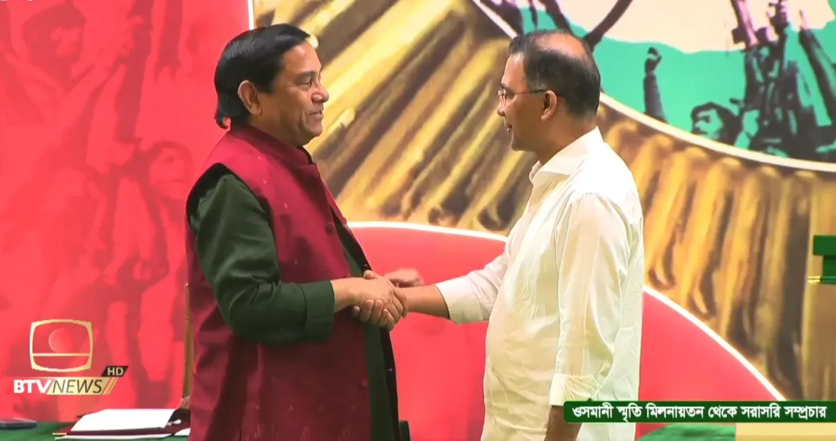 প্রধানমন্ত্রী থেকে স্বাধীনতা পুরস্কার গ্রহণ করলেন মুকিত মজুমদার বাবু
