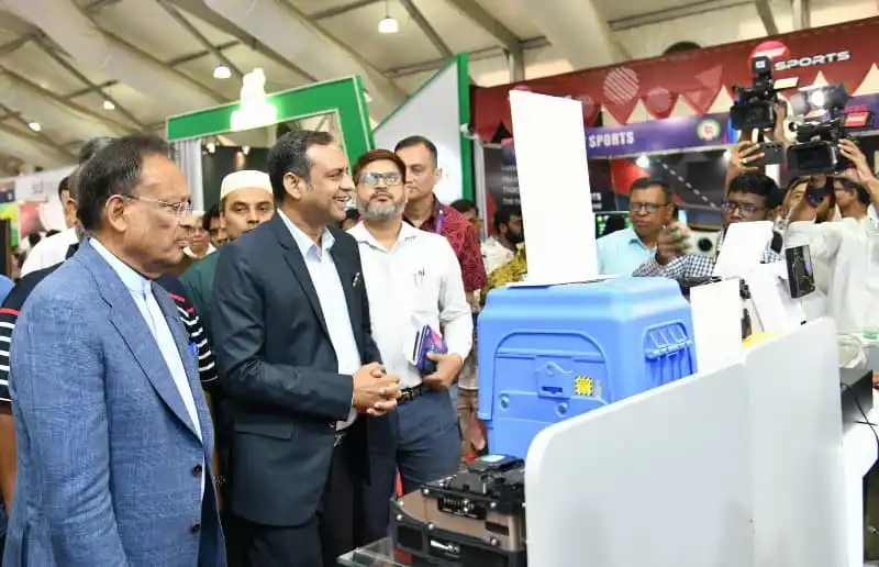 বাংলাদেশের সরকারি কর্মকর্তারা প্রযুক্তি প্রদর্শনীতে অংশগ্রহণ করছেন. Channel i News - চ্যানেল আই নিউজ