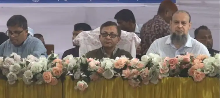 বাংলাদেশের বাণিজ্যমন্ত্রী ও অন্য কর্মকর্তারা দেশের কারখানা খোলার বিষয়ে আলোচনা করছেন।. Channel i News - চ্যানেল আই নিউজ