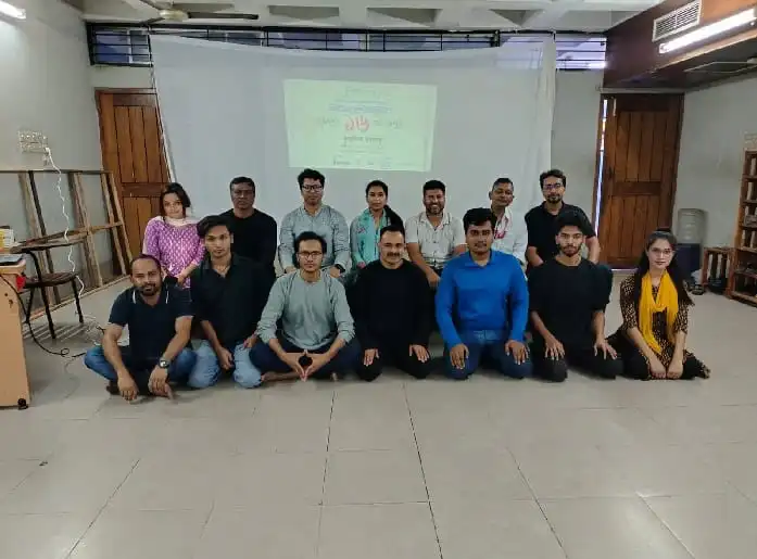 বাংলাদেশ মূকাভিনয় ফেডারেশানের ১৬তম প্রতিষ্ঠাবার্ষিকী উদযাপন অনুষ্ঠানে অংশগ্রহণকারী সদস্যরা. Channel i News - চ্যানেল আই নিউজ