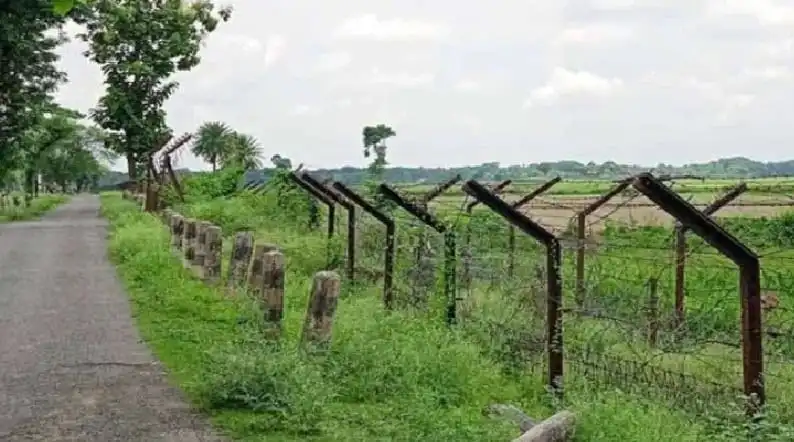 বাংলাদেশ-ভারত সীমান্তে বেড়া ও নিরাপত্তা ব্যবস্থা. Channel i News - চ্যানেল আই নিউজ