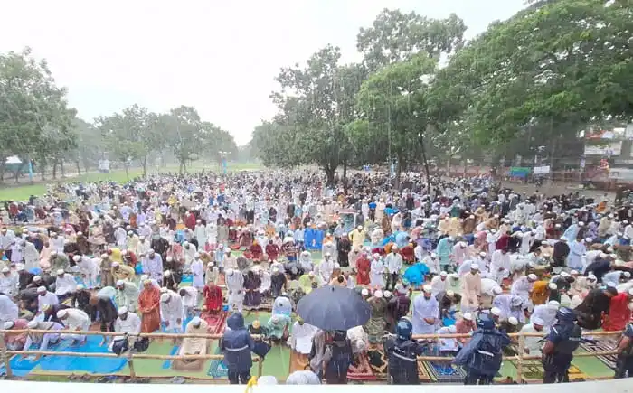 শোলাকিয়ায় ঈদুল আজহার জামাতে হাজারো মুসল্লি অংশগ্রহণ. Channel i News - চ্যানেল আই নিউজ