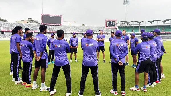বাংলাদেশ ক্রিকেট দল অনুশীলন করছে, কোচ ও খেলোয়াড়রা মাঠে প্রস্তুতি নিচ্ছে. Channel i News - চ্যানেল আই নিউজ