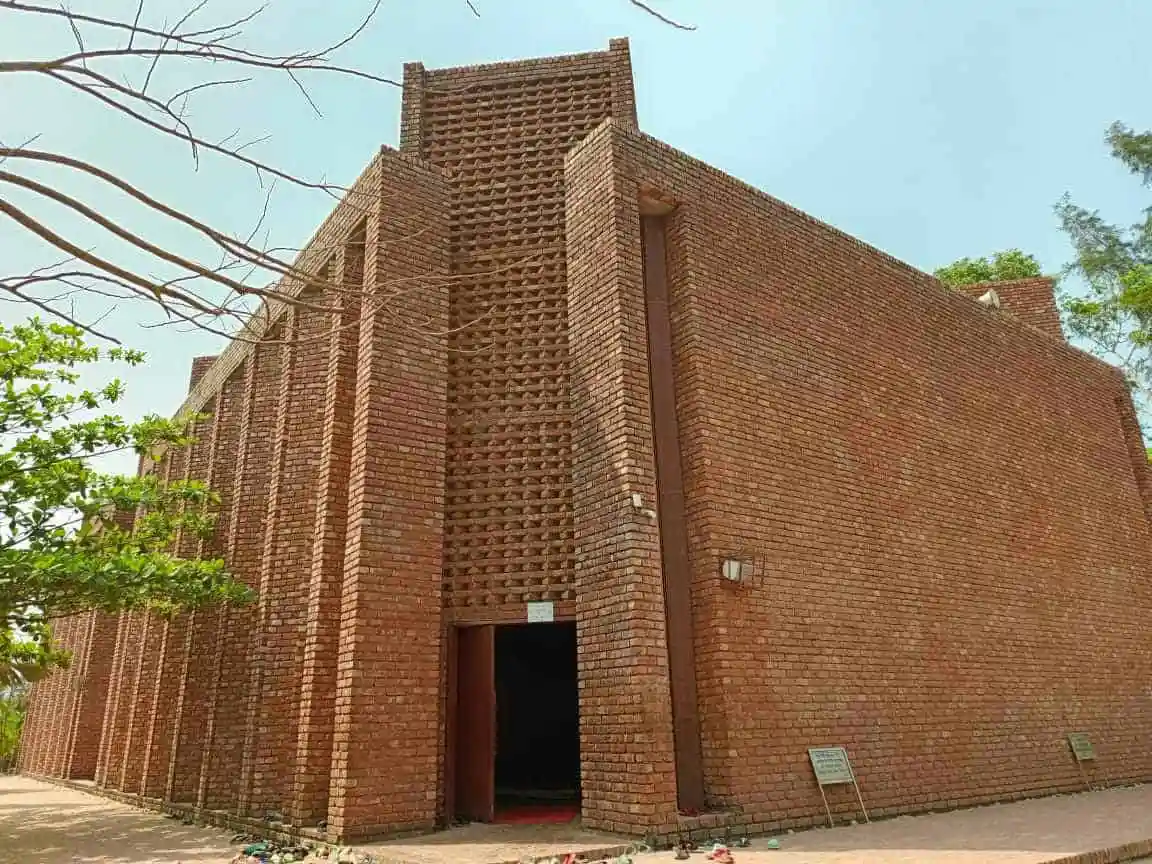 চোখধাঁধানো নকশায় নির্মিত রামগতির আস-সালাম মসজিদ. Channel i News - চ্যানেল আই নিউজ