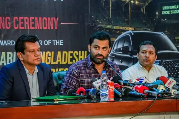 বাংলাদেশি ক্রিকেটারদের পুরস্কার বিতরণী অনুষ্ঠানে বক্তারা. Channel i News - চ্যানেল আই নিউজ
