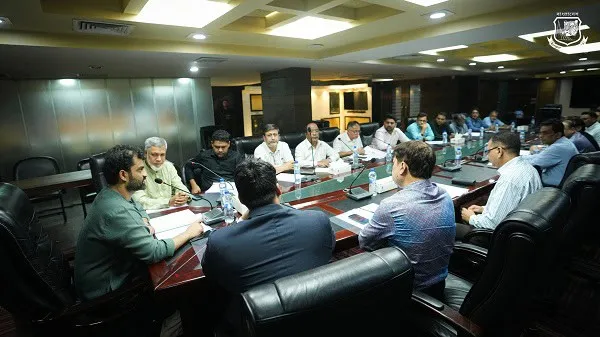বিসিবি নির্বাচন সংক্রান্ত সভা, কর্মকর্তারা আলোচনা করছেন. Channel i News - চ্যানেল আই নিউজ