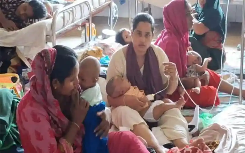 শিশু ও মা হাসপাতালে চিকিৎসাধীন, নার্স ও রোগীর ছবি. Channel i News - চ্যানেল আই নিউজ