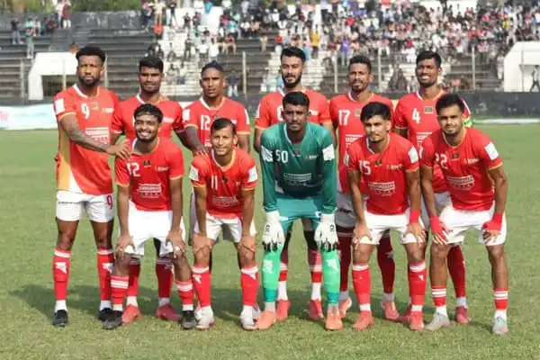বাংলাদেশ ফুটবল দলের খেলোয়াড়রা মাঠে প্রস্তুত, প্রতিযোগিতার জন্য প্রস্তুত. Channel i News - চ্যানেল আই নিউজ