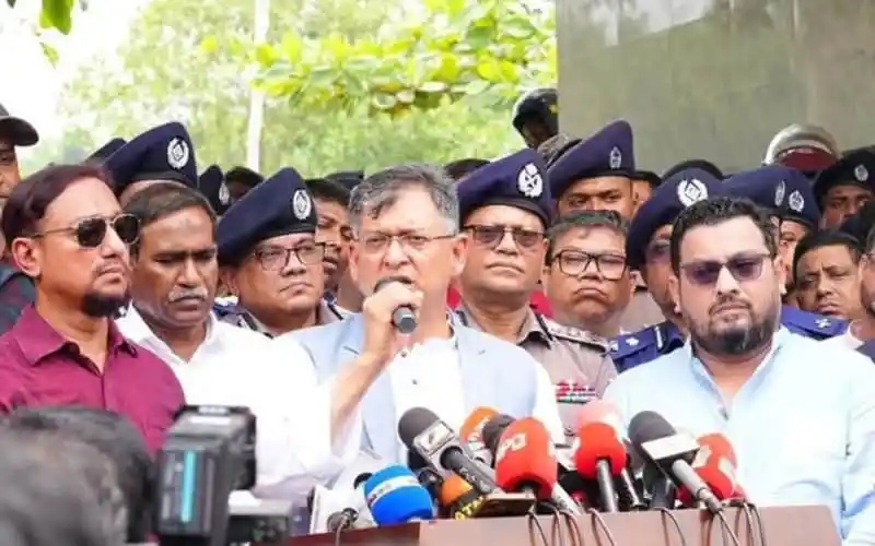 স্বরাষ্ট্রমন্ত্রী জঙ্গল সলিমপুরে অপরাধী চক্রের বিরুদ্ধে বক্তব্য দিচ্ছেন. Channel i News - চ্যানেল আই নিউজ