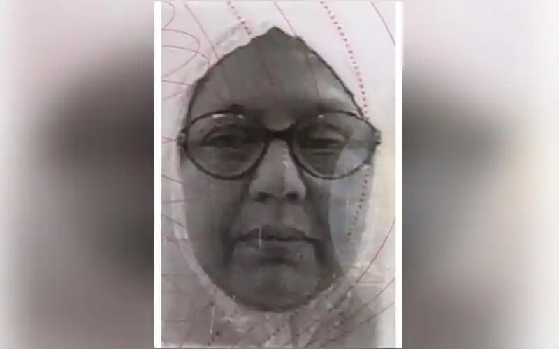 অভ্যন্তরীণ ছবি, বৃদ্ধ মহিলার মুখের ছবি, চশমা পরা, বাংলাদেশি মহিলা. Channel i News - চ্যানেল আই নিউজ