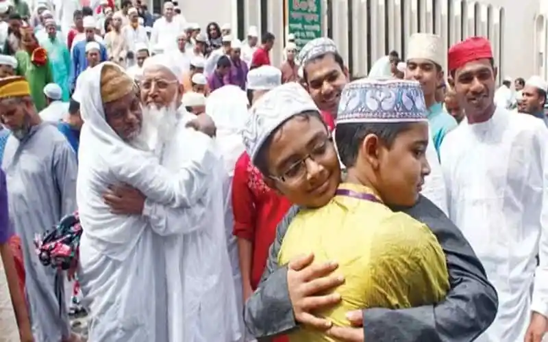 বাংলাদেশে ঈদের জামাতের জন্য মুসল্লিরা প্রস্তুত ও একত্রিত. Channel i News - চ্যানেল আই নিউজ