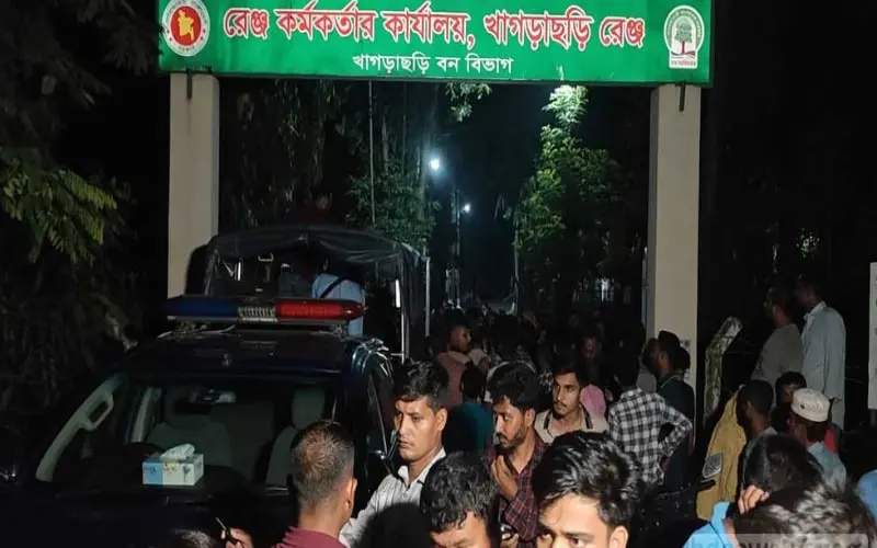 খাগড়াছড়িতে পুকুরে ভাসমান মরদেহ উদ্ধার, পুলিশ ও স্থানীয়রা উপস্থিত. Channel i News - চ্যানেল আই নিউজ