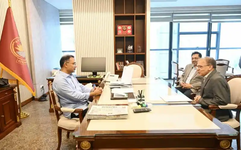 প্রধানমন্ত্রীর সঙ্গে দুদক পুনর্গঠনের দাবি নিয়ে আলোচনা করছেন টিআইবি প্রতিনিধিরা।. Channel i News - চ্যানেল আই নিউজ