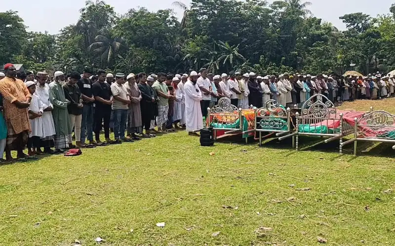 শোকপ্রকাশের জন্য মানুষের দীর্ঘ সারি, দাফনের জন্য প্রস্তুত কফিন ও শ্মশান. Channel i News - চ্যানেল আই নিউজ