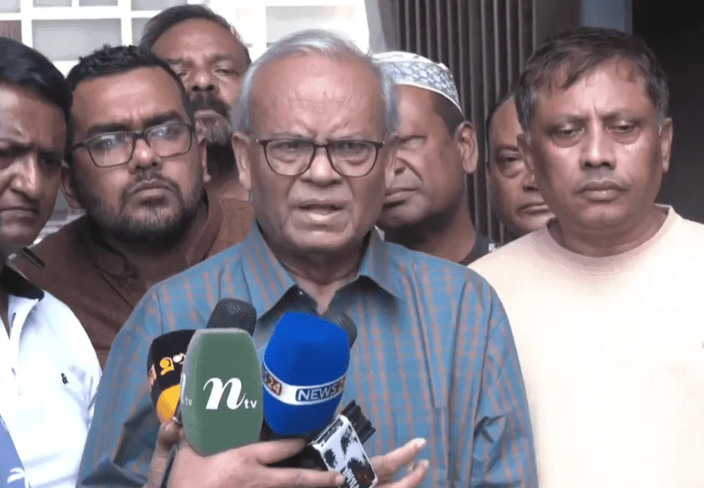 বিএনপি নেতা রিজভী সংবাদ সম্মেলনে বক্তব্য দিচ্ছেন. Channel i News - চ্যানেল আই নিউজ