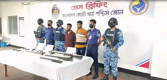 সুন্দরবনে ‘চাচা-ভাইপো’ নামে নতুন ডাকাত দল গঠনের চেষ্টায় আটক ২