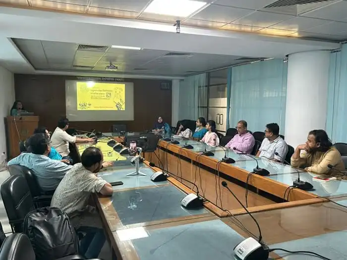 বিশ্ববিদ্যালয় সভায় শিক্ষকদের ও শিক্ষার্থীদের আলোচনা।. Channel i News - চ্যানেল আই নিউজ