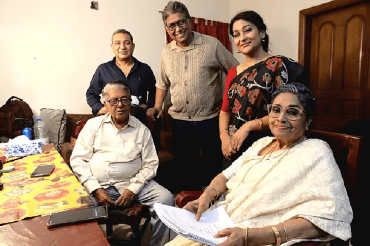 চার প্রজন্মের পরিবারের সদস্যরা একসঙ্গে বসে ছবি তুলছেন।. Channel i News - চ্যানেল আই নিউজ