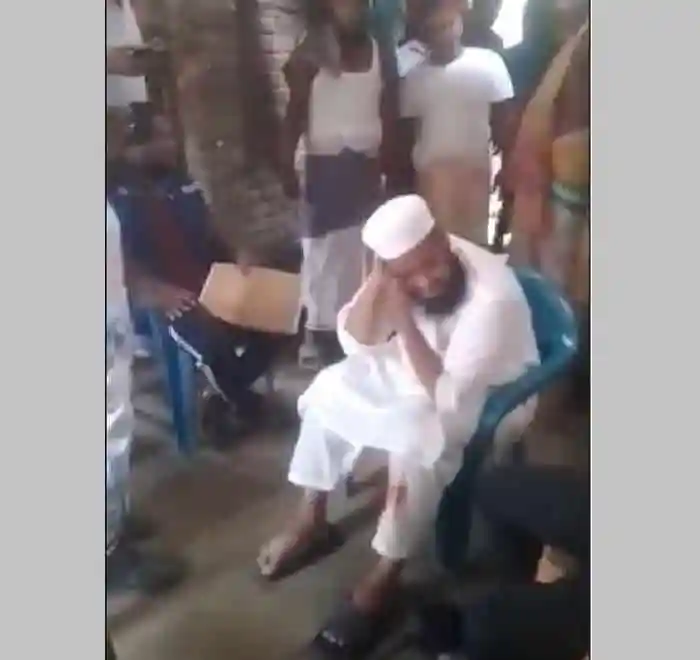 জনগণ গণপিটুনির পর পুলিশে দেয় মাদ্রাসার প্রধান শিক্ষক. Channel i News - চ্যানেল আই নিউজ
