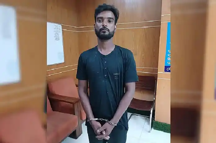 শিশু হত্যার ঘটনায় গ্রেপ্তার সোহেল রানার ছবি, হাত বাঁধা অবস্থায়. Channel i News - চ্যানেল আই নিউজ