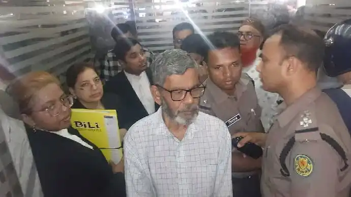সাংবাদিক শওকত মাহমুদ জামিনে মুক্ত, পুলিশ ও সাংবাদিকরা একত্রে. Channel i News - চ্যানেল আই নিউজ