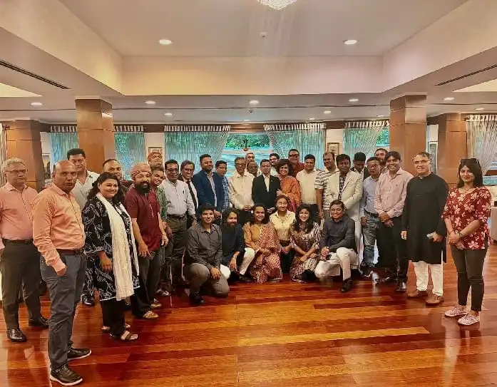 বিশেষ অতিথি ও অতিথিদের সঙ্গে বাংলাদেশি ও ভারতীয় প্রতিনিধিরা একত্রে ছবি।. Channel i News - চ্যানেল আই নিউজ