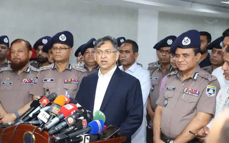 স্বরাষ্ট্রমন্ত্রী চাঁদাবাজির বিরুদ্ধে জিরো টলারেন্সের ঘোষণা দেন. Channel i News - চ্যানেল আই নিউজ