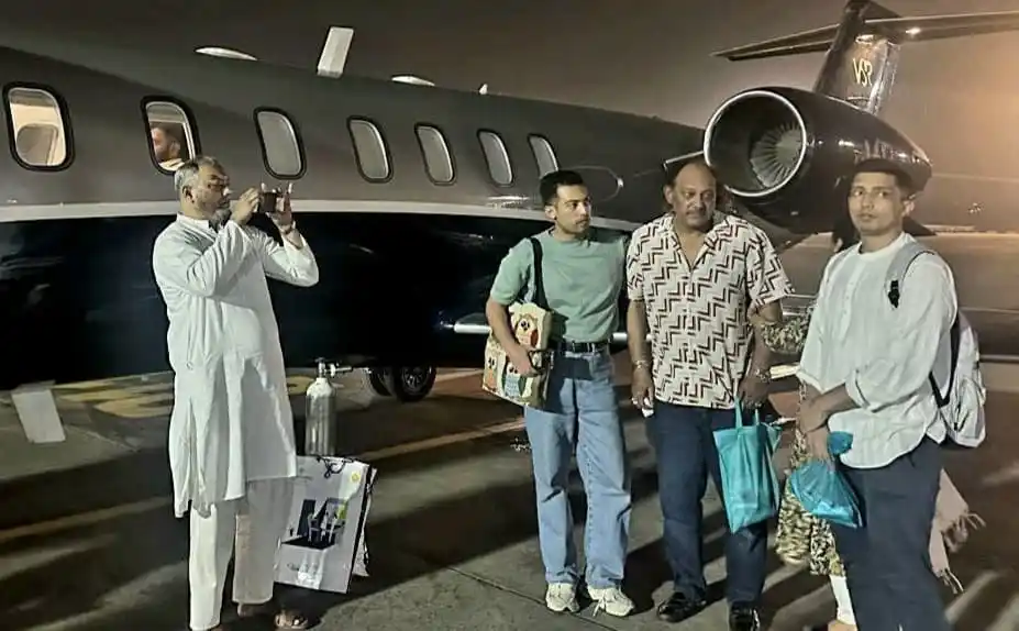 চেন্নাই যাওয়ার জন্য বিমানবন্দরে উপস্থিত চারজন ব্যক্তি. Channel i News - চ্যানেল আই নিউজ