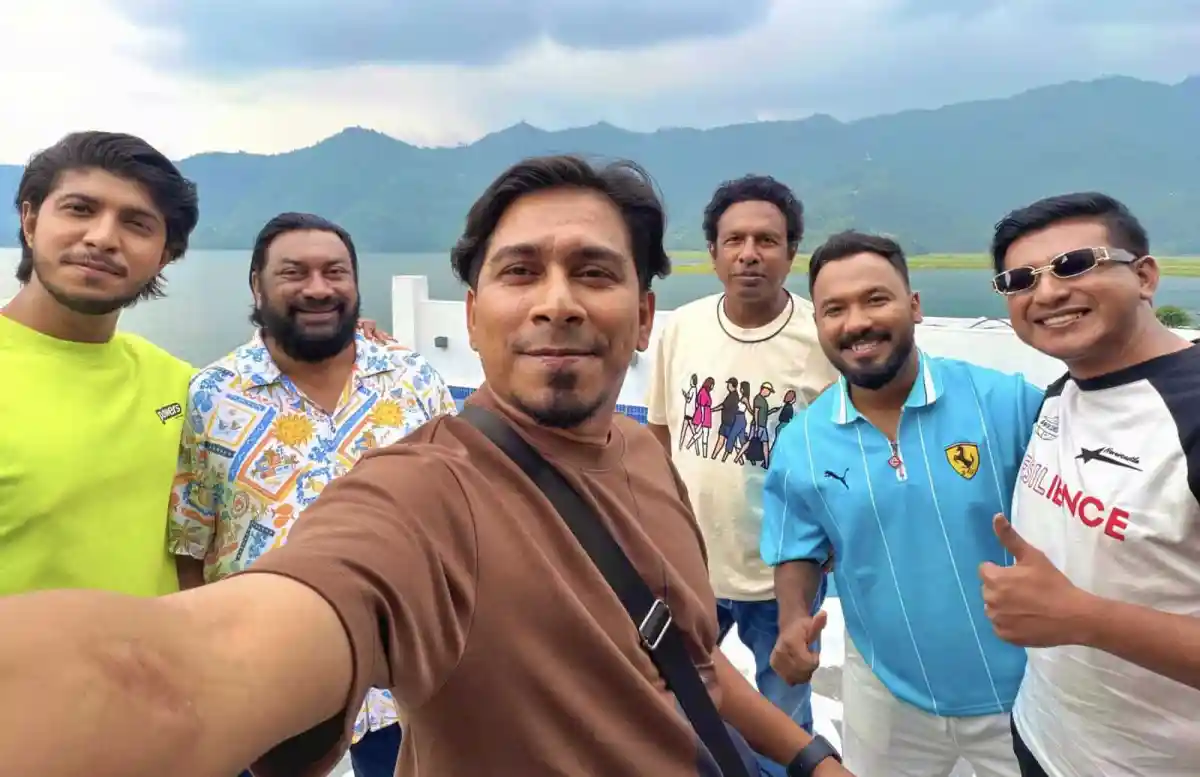 নেপালে শুটিংরত ব্যাচেলর পয়েন্ট টিমের সদস্যরা. Channel i News - চ্যানেল আই নিউজ