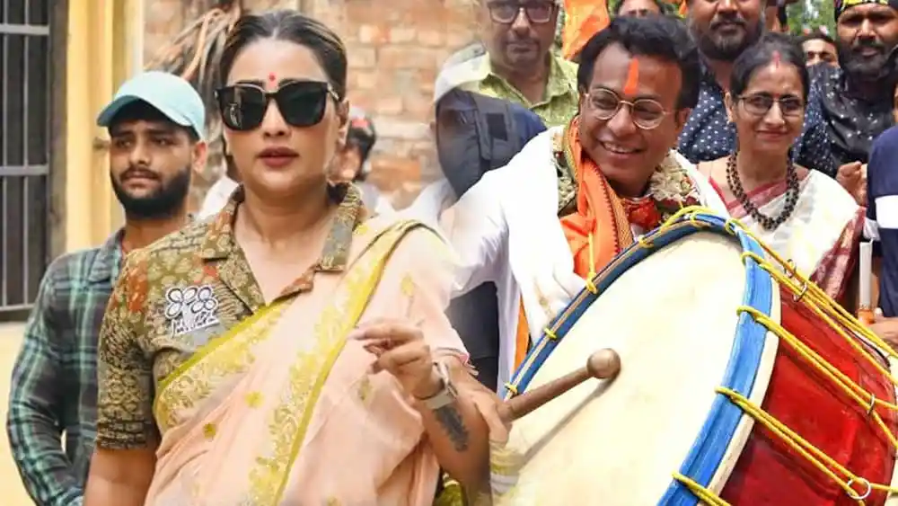 নায়িকা সায়ন্তিকা বরণ অনুষ্ঠানে অংশগ্রহণ করেন. Channel i News - চ্যানেল আই নিউজ