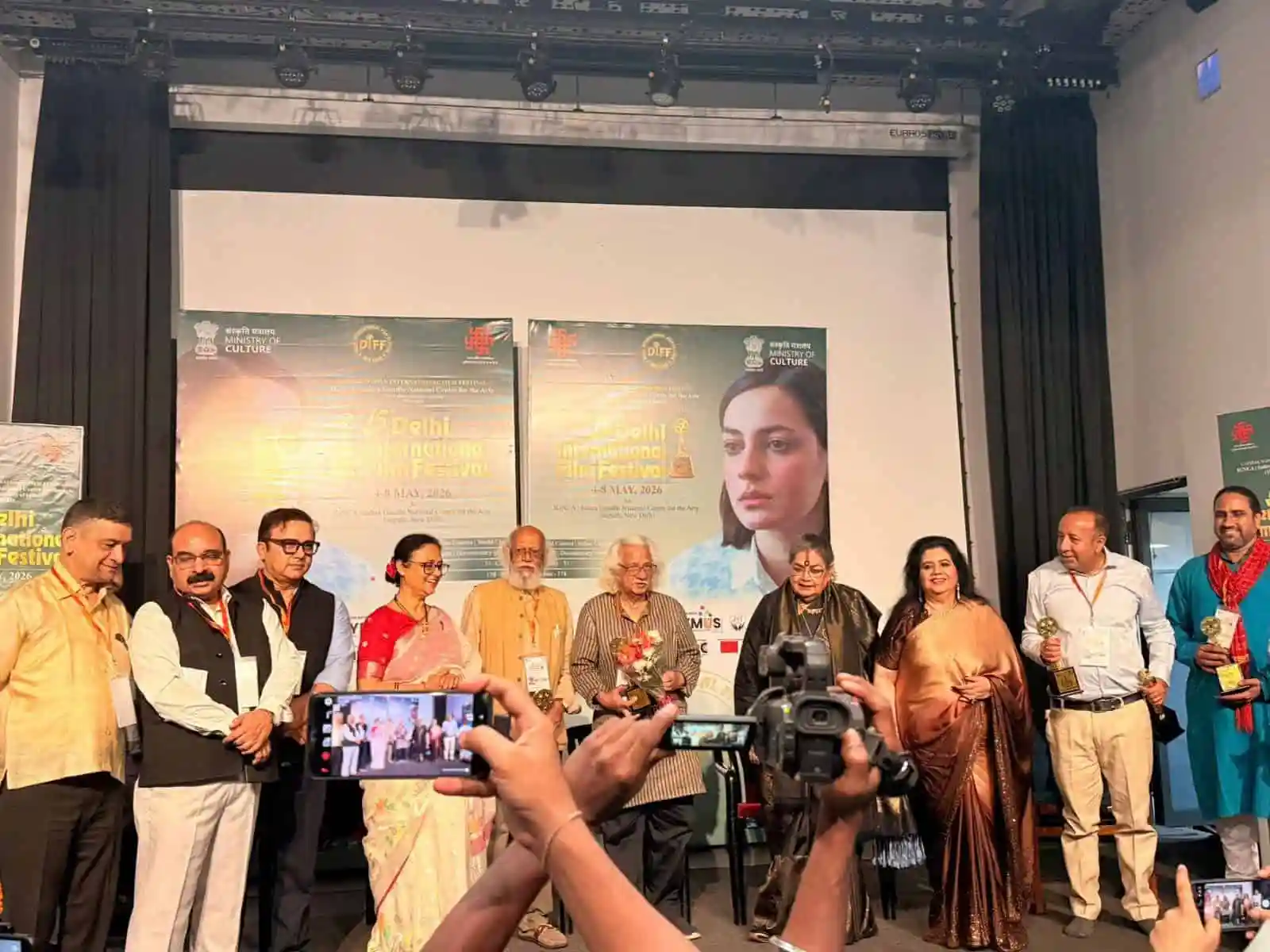 দিল্লি ফিল্ম ফেস্টিভ্যালে পুরস্কৃত ফরিদুর রেজা সাগর. Channel i News - চ্যানেল আই নিউজ