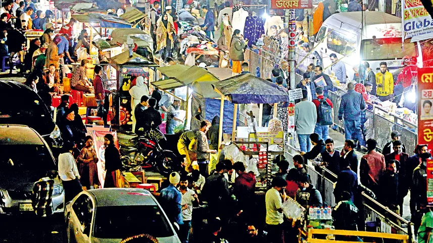 ফুটপাতে শৃঙ্খলা ফেরাতে হকারদের জন্য নীতিমালা জারি
