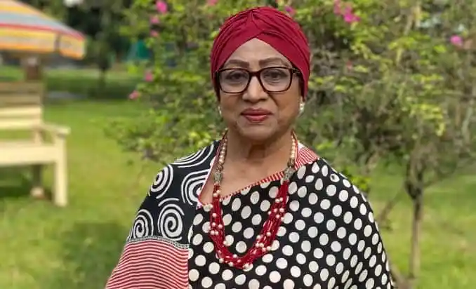 সুচন্দা, বাংলাদেশি অভিনেত্রী, সম্মাননা গ্রহণের জন্য প্রস্তুত. Channel i News - চ্যানেল আই নিউজ