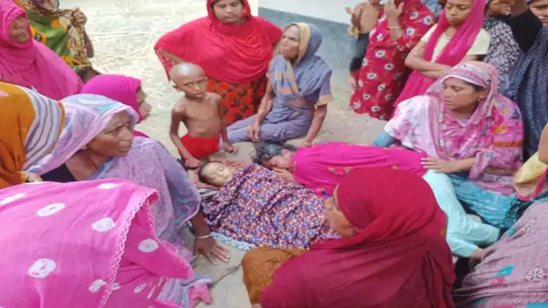 চুয়াডাঙ্গায় পুকুরে ডুবে শিশুর মৃত্যু, পরিবারের শোক. Channel i News - চ্যানেল আই নিউজ
