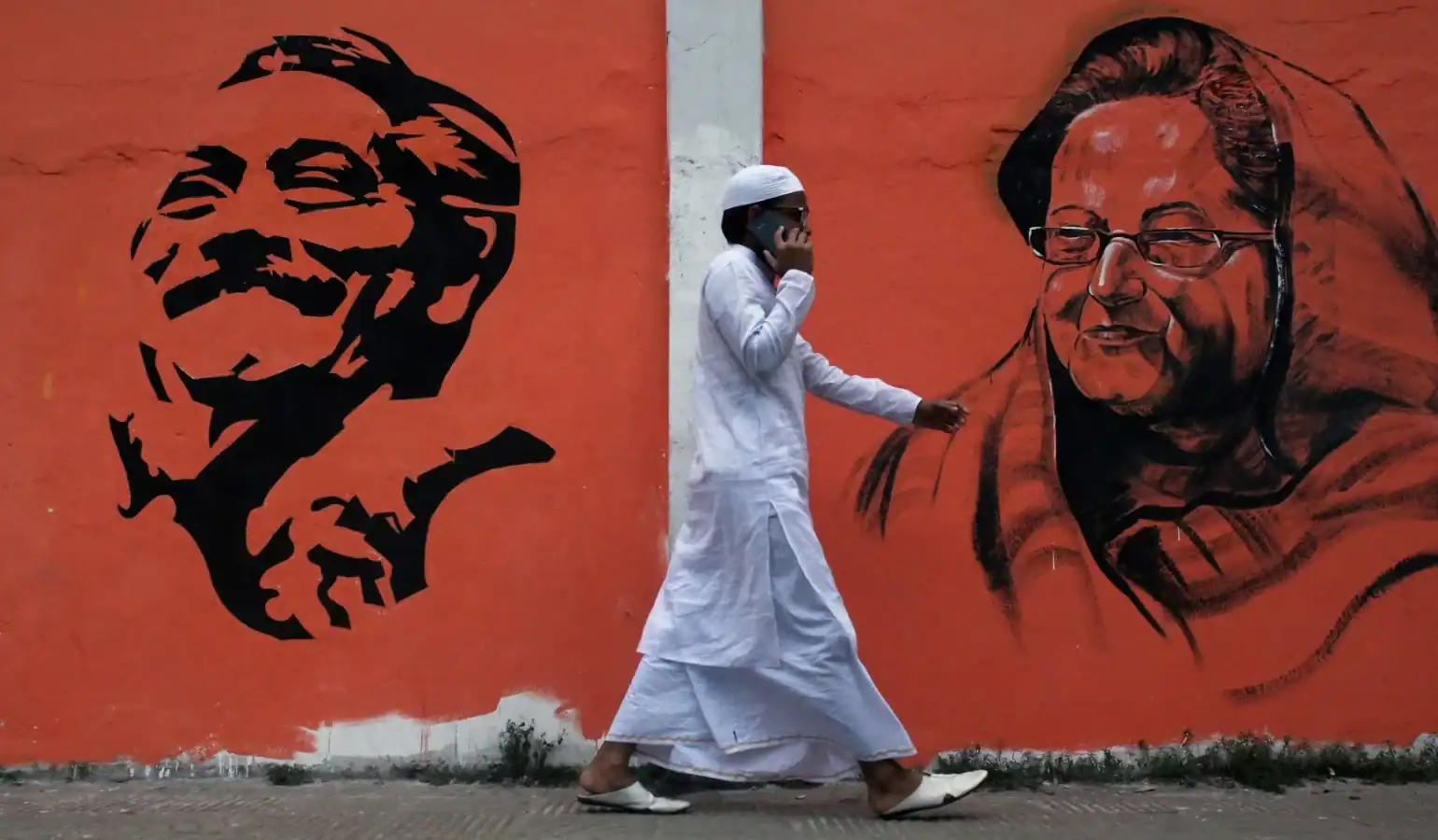 বঙ্গবন্ধু ও শেখ হাসিনার ভাস্কর্যসহ wall art, বাংলাদেশ. Channel i News - চ্যানেল আই নিউজ