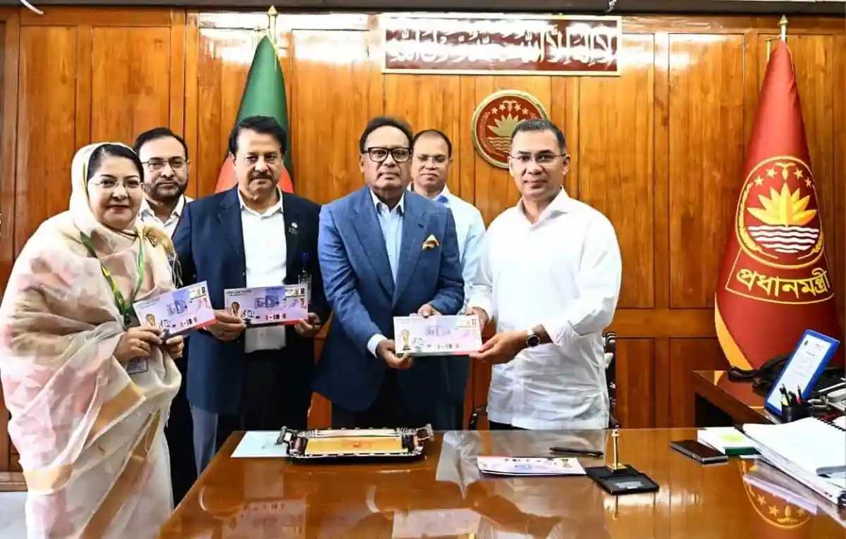 প্রধানমন্ত্রী বিশ্বকাপ ফুটবলের স্মারক ডাকটিকিট উন্মোচন করেন. Channel i News - চ্যানেল আই নিউজ