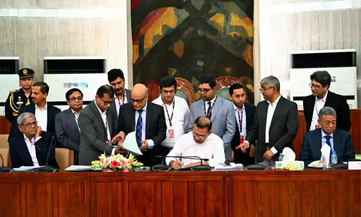 মন্ত্রিসভায় ৯ লাখ ৩৮ হাজার কোটি টাকার বাজেট অনুমোদন. Channel i News - চ্যানেল আই নিউজ