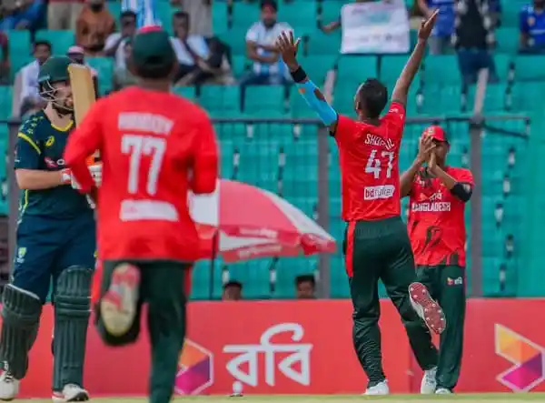 বাংলাদেশ ক্রিকেটাররা টি-টুয়েন্টি সিরিজের প্রথম ম্যাচে উল্লাস করছে. Channel i News - চ্যানেল আই নিউজ