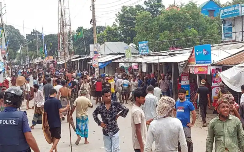 ভাঙ্গায় সংঘর্ষের কারণে জনসমাগম ও যানজট সৃষ্টি. Channel i News - চ্যানেল আই নিউজ