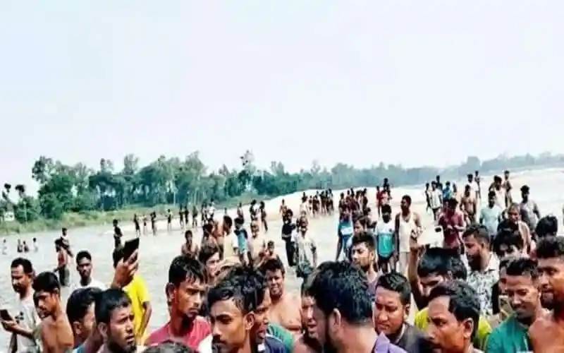 নদীতে ডুবে দুই ভাইয়ের মৃত্যু, হাজারো মানুষ দেখছে. Channel i News - চ্যানেল আই নিউজ