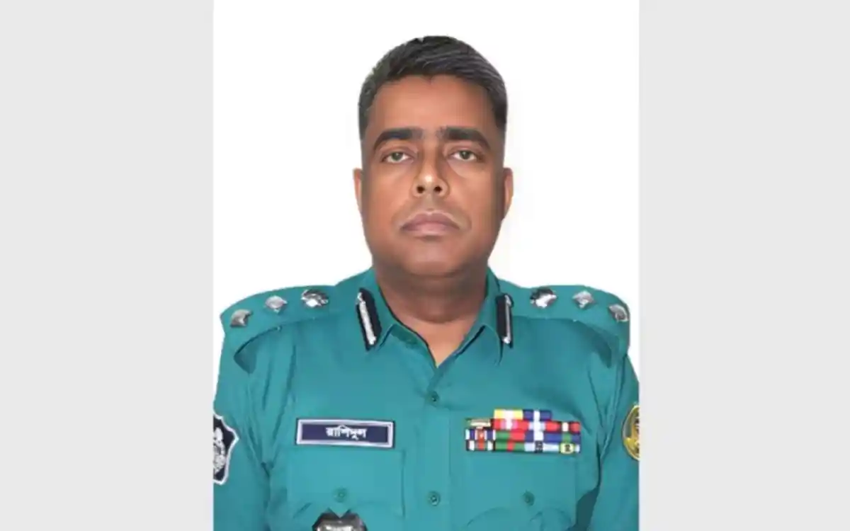 বাংলাদেশ পুলিশ কর্মকর্তা, কেএমপি অতিরিক্ত কমিশনারের ছবি।. Channel i News - চ্যানেল আই নিউজ
