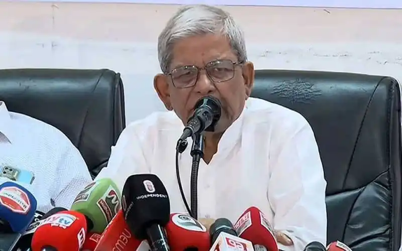মির্জা ফখরুল ইসলাম আলমগীর সংবাদ সম্মেলনে বক্তৃতা দিচ্ছেন. Channel i News - চ্যানেল আই নিউজ