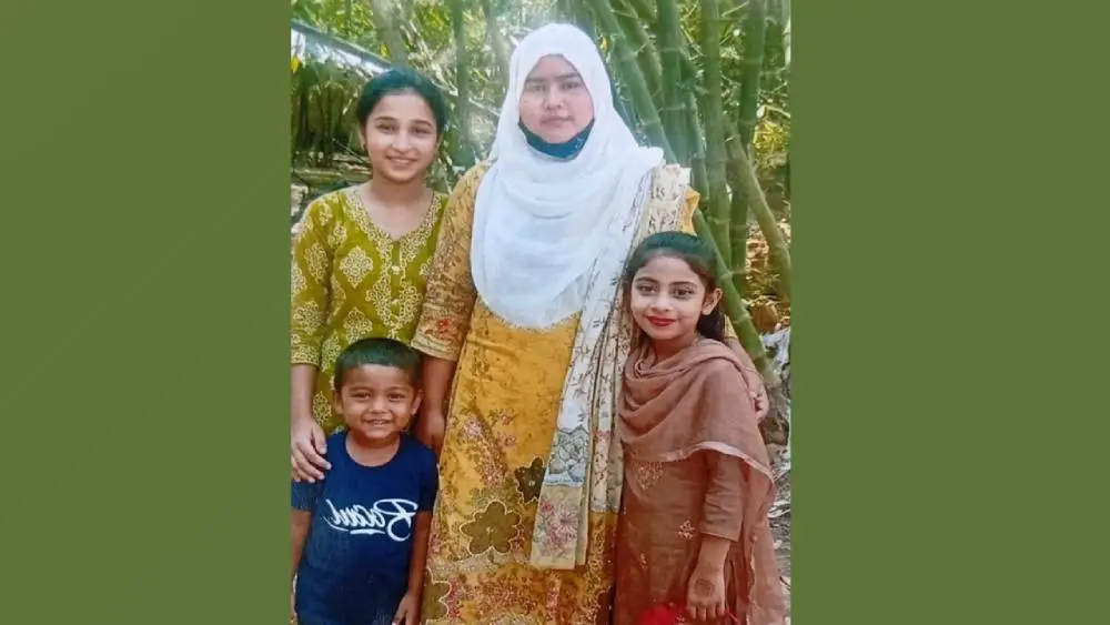 পরিবারের চারজনের ছবি, মা ও তিন সন্তানসহ নিখোঁজের ঘটনায়।. Channel i News - চ্যানেল আই নিউজ