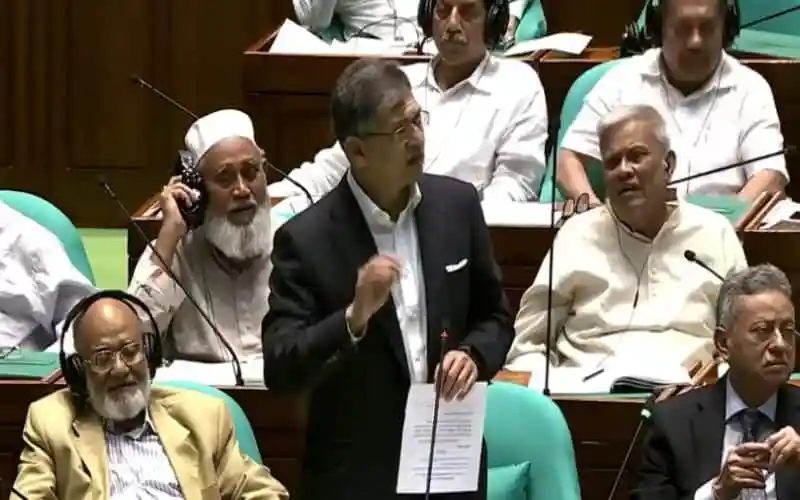 বাংলাদেশের সংসদে বক্তা শিশু রামিসা হত্যার বিচার নিয়ে আলোচনা করছেন. Channel i News - চ্যানেল আই নিউজ